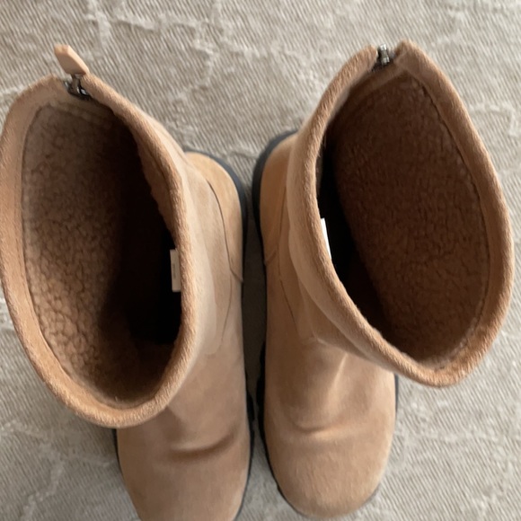 Lands End Sherpa Marinac Ankle Boot, size 9, good condition - Picture 5 of 5